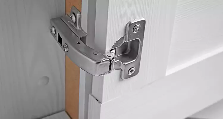 Shower Door Hinge Replacement in South Bradenton, FL