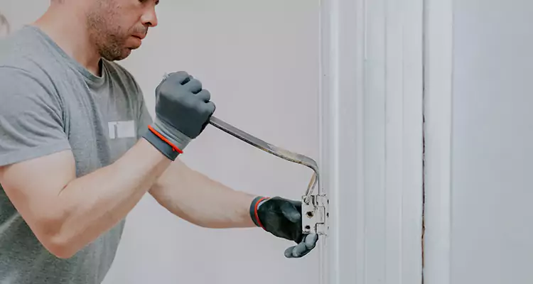 Cracked Door Jamb Repair in South Bradenton, FL