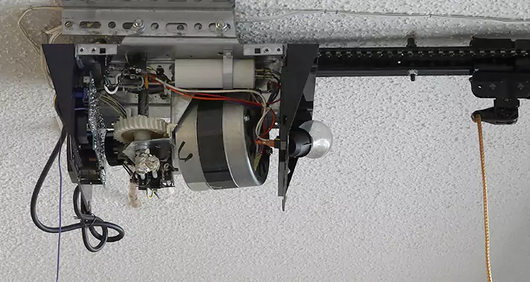 Emergency Garage Door Opener Repair in South Bradenton, FL