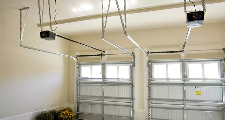 Residential Emergency Garage Door Repair in South Bradenton, FL