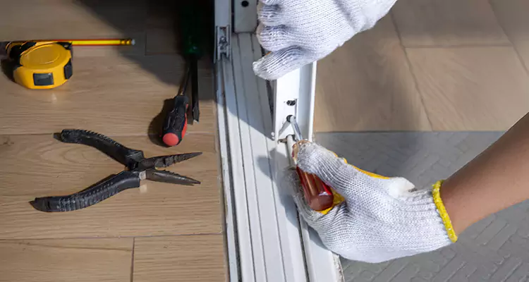 Screen Door Wheel Replacement in South Bradenton, FL