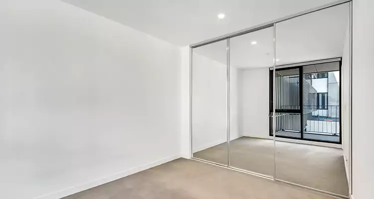 Why Homeowners Choose Us for Sliding Mirror Door Replacement in South Bradenton, FL