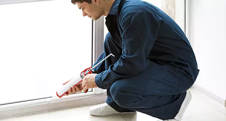 Window Glass Caulk Repair in South Bradenton, FL