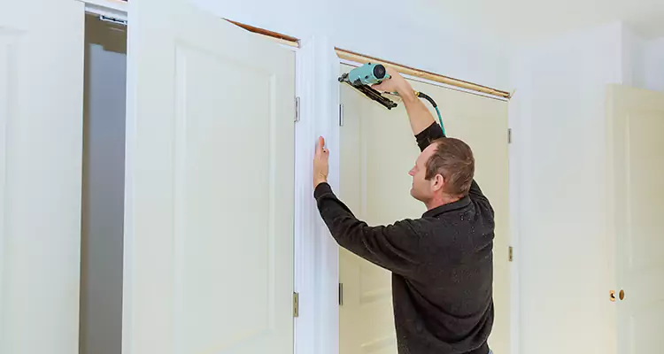 Top Rated Door Fixing ServiceFixing Garage Door Track in South Bradenton, FL